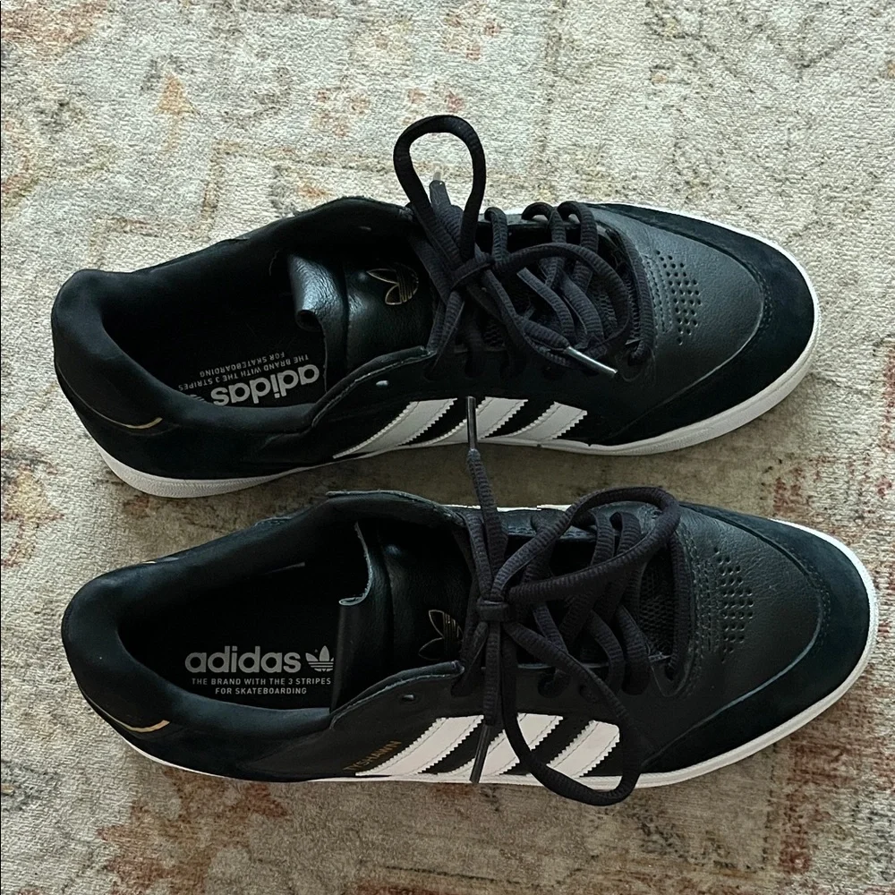 Adidas Men's Black and White Tyshawn Sneakers - Picture 5 of 8